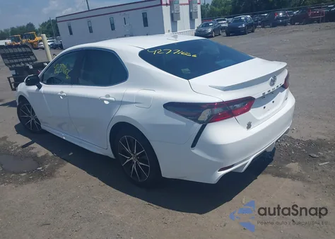 2024 Toyota Camry Se z USA, uszkodzony, nr VIN 4T1T11AK2RU883715